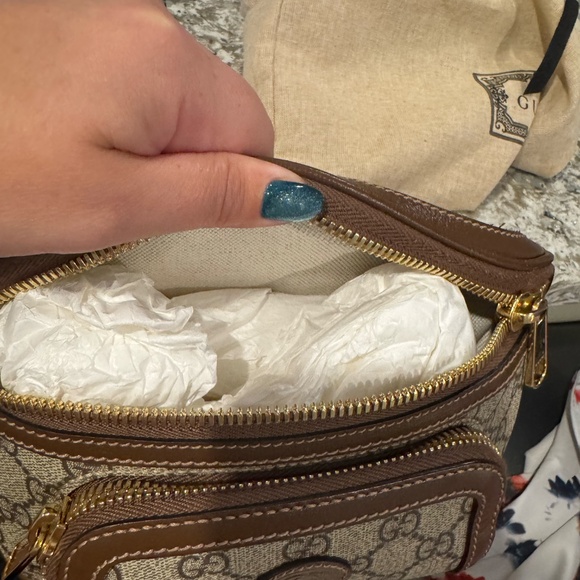 Gucci Double Logo Zipper Opening Waist Bag - Picture 2 of 6